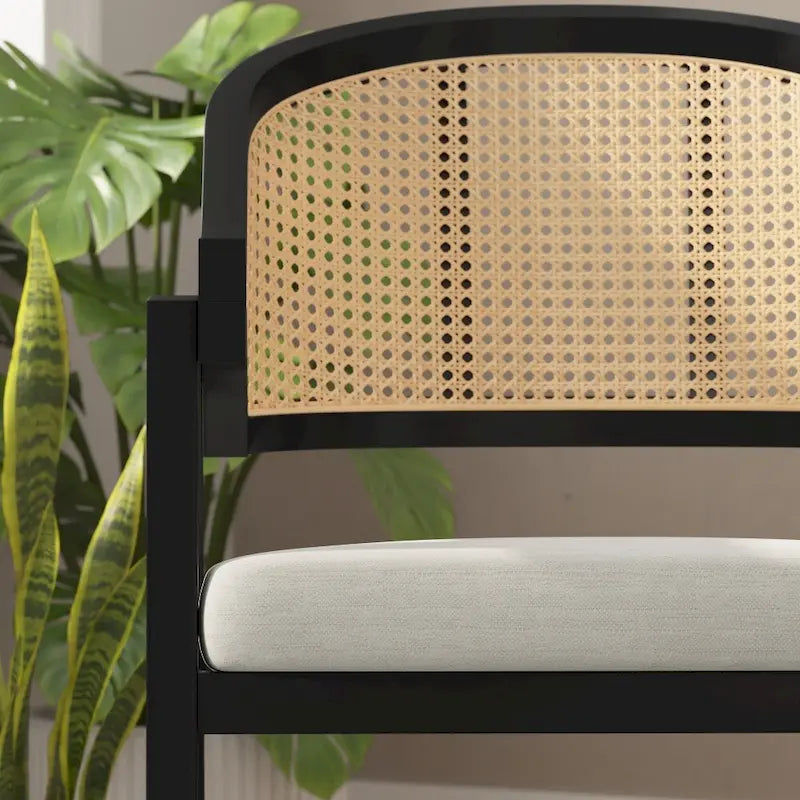 Sedia da pranzo in rattan intrecciato con schienale in canna e seduta imbottita